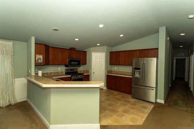 9395 Harritt Rd,144 144, Lakeside, CA 92040