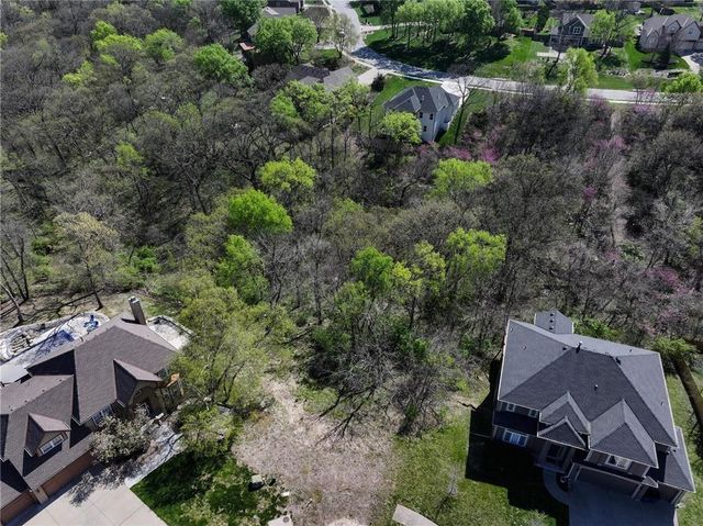 8335 Frederick Court, De Soto, KS 66018