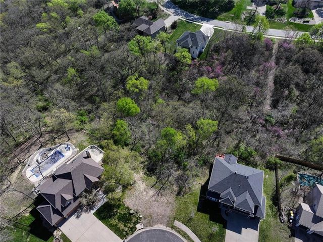 8335 Frederick Court, De Soto, KS 66018