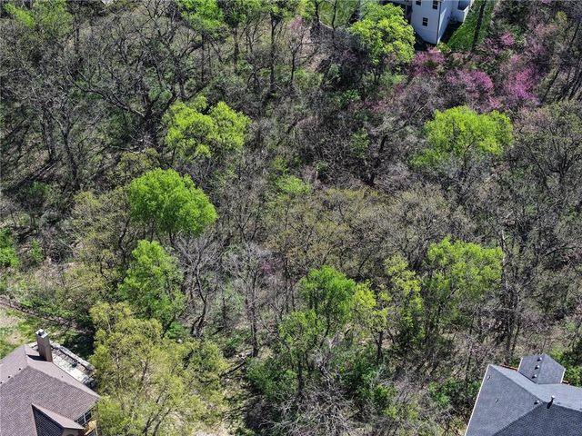 8335 Frederick Court, De Soto, KS 66018