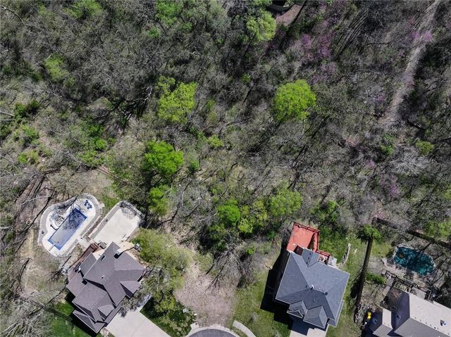 8335 Frederick Court, De Soto, KS 66018