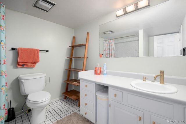 13777 E Marina Drive A, Aurora, CO 80014