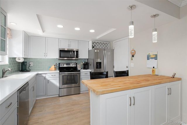 13777 E Marina Drive A, Aurora, CO 80014