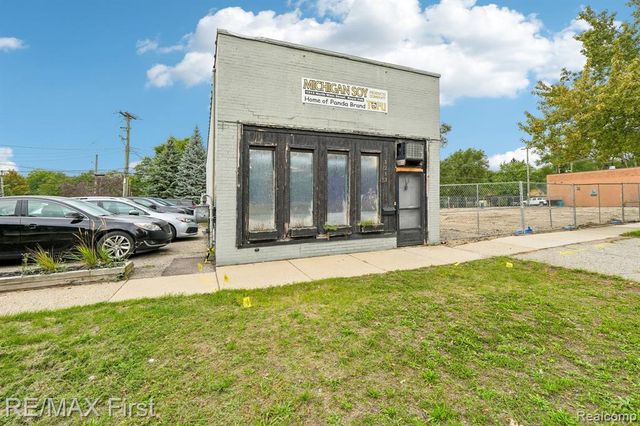 1213 N Main Street, Royal Oak, MI 48067