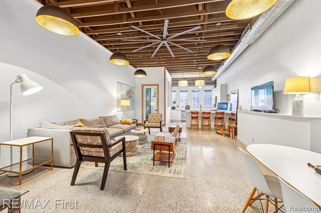 1213 N Main Street, Royal Oak, MI 48067