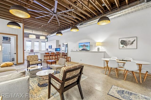 1213 N Main Street, Royal Oak, MI 48067