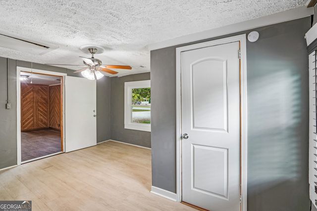 1042 Main Street, Whitesburg, GA 30185