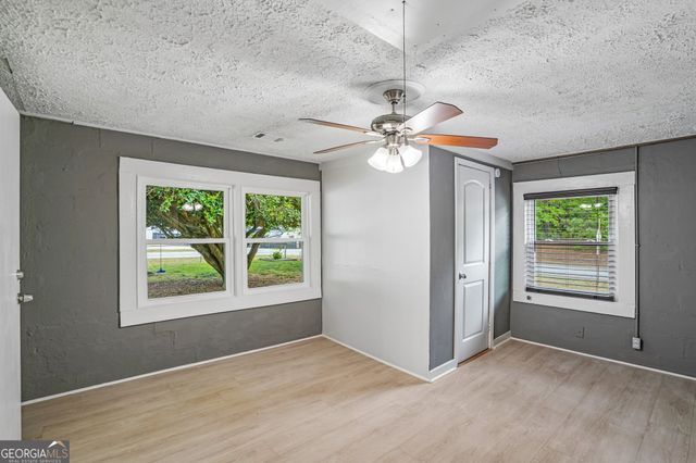 1042 Main Street, Whitesburg, GA 30185