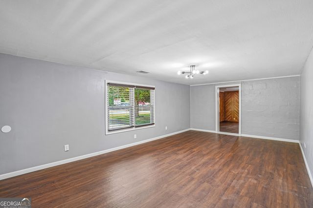 1042 Main Street, Whitesburg, GA 30185