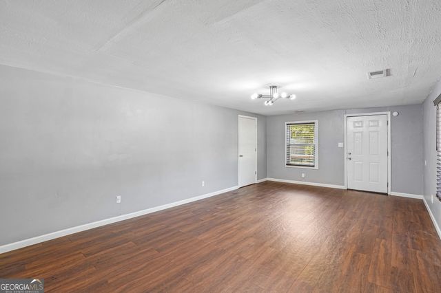1042 Main Street, Whitesburg, GA 30185