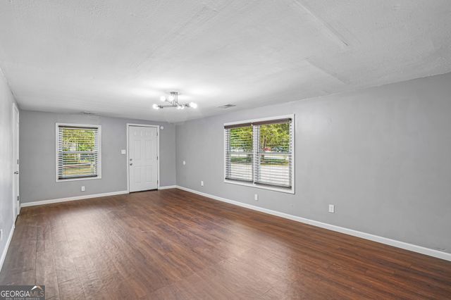 1042 Main Street, Whitesburg, GA 30185