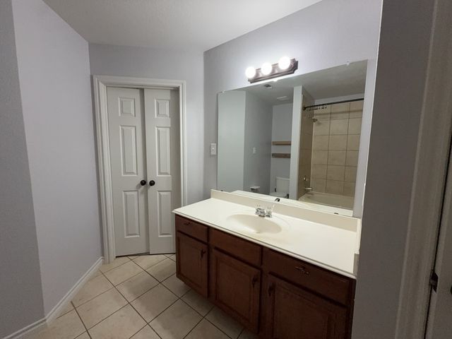 12614 Oceanside Drive, Fort Worth, TX 76040