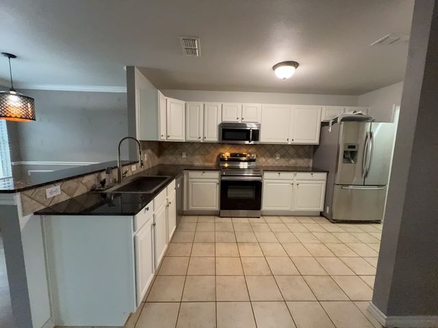12614 Oceanside Drive, Fort Worth, TX 76040