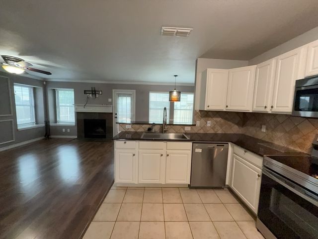 12614 Oceanside Drive, Fort Worth, TX 76040