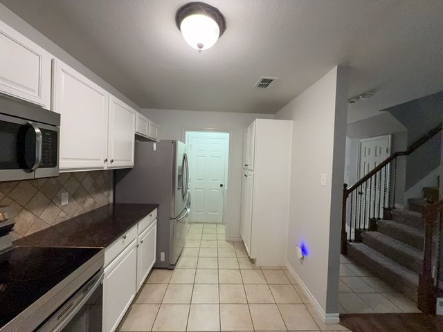 12614 Oceanside Drive, Fort Worth, TX 76040