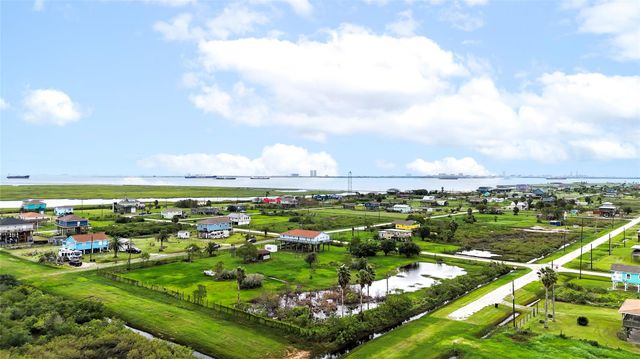 2205 Front Avenue, Port Bolivar, TX 77650