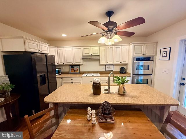 1311 BORDEN RD, Bumpass, VA 23024
