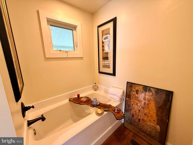 1311 BORDEN RD, Bumpass, VA 23024