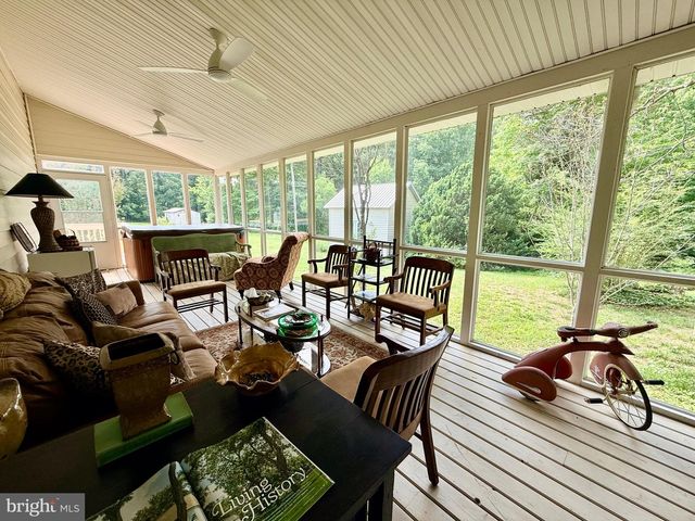 1311 BORDEN RD, Bumpass, VA 23024