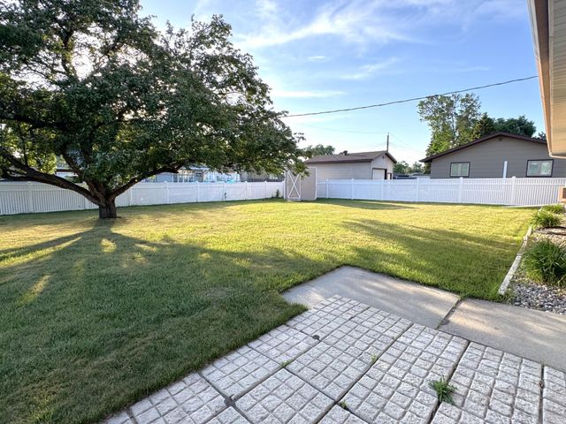 3110 N Broadway N, Fargo, ND 58102
