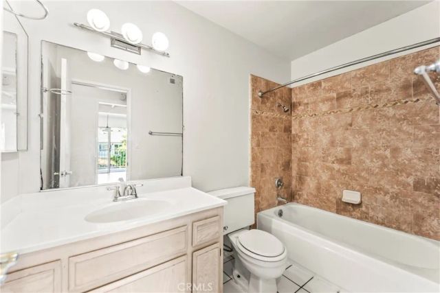 985 S Idaho Street 40, La Habra, CA 90631