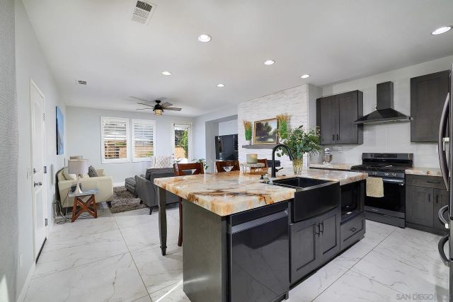 3402 Filoli Cir, Carlsbad, CA 92009