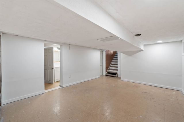 124 N Franklin Avenue, Ames, IA 50014