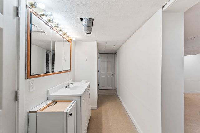 124 N Franklin Avenue, Ames, IA 50014