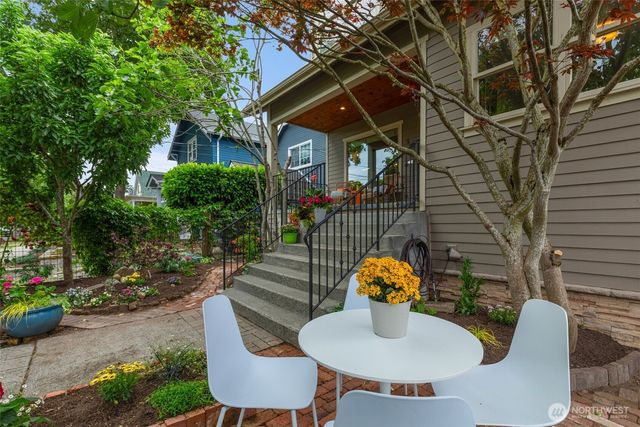 525 27th Avenue, Seattle, WA 98122