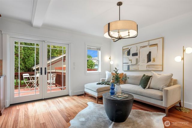 525 27th Avenue, Seattle, WA 98122