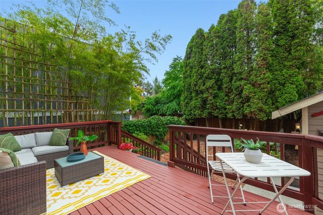 525 27th Avenue, Seattle, WA 98122
