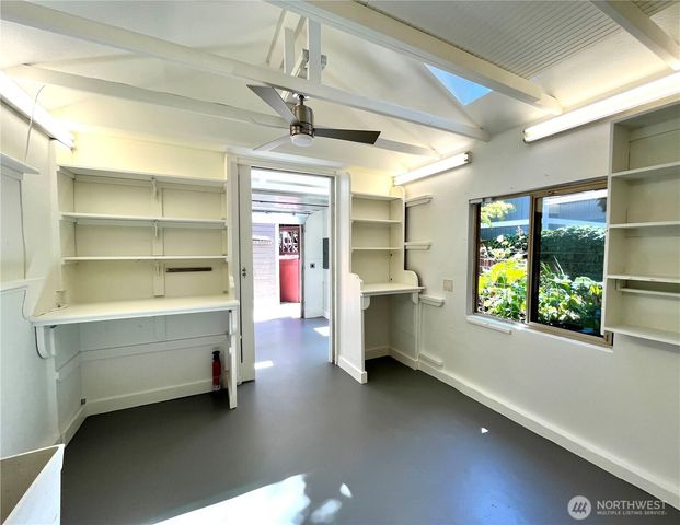 525 27th Avenue, Seattle, WA 98122