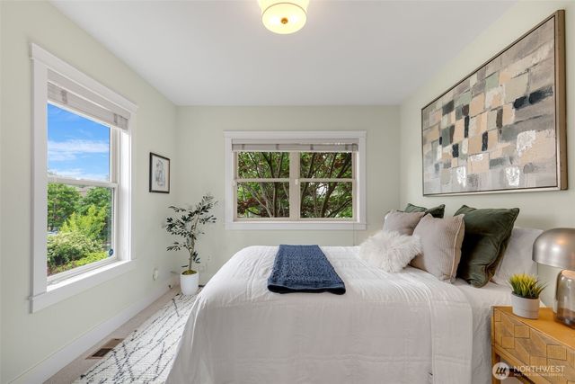 525 27th Avenue, Seattle, WA 98122