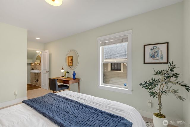 525 27th Avenue, Seattle, WA 98122