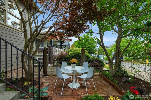 525 27th Avenue, Seattle, WA 98122