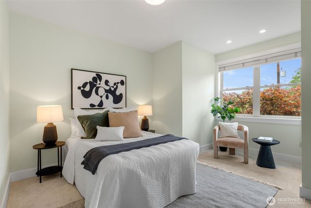 525 27th Avenue, Seattle, WA 98122