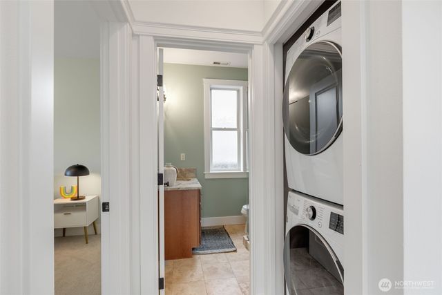 525 27th Avenue, Seattle, WA 98122