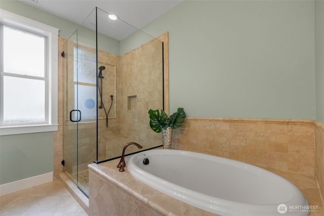 525 27th Avenue, Seattle, WA 98122