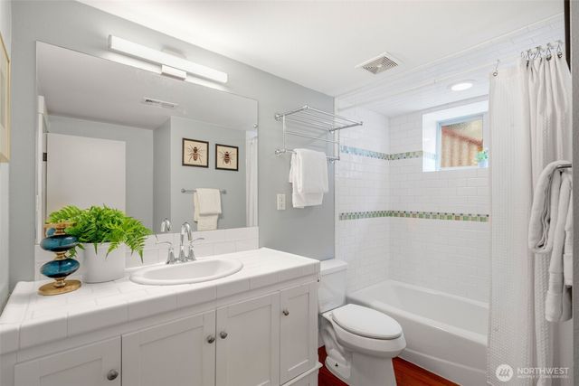 525 27th Avenue, Seattle, WA 98122