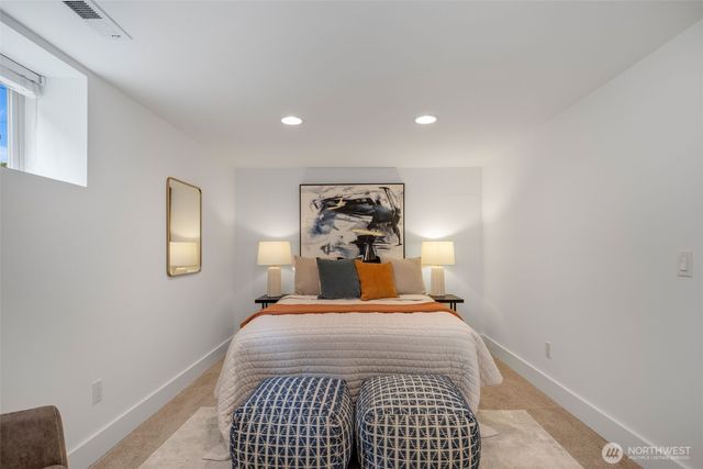 525 27th Avenue, Seattle, WA 98122