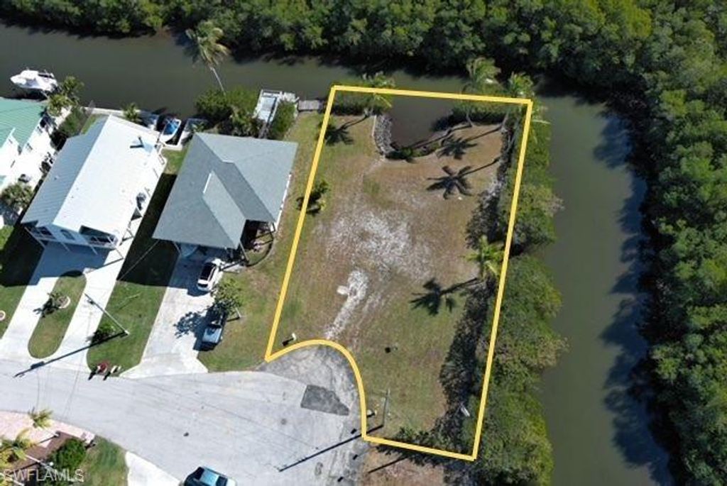 1276 Grand Canal DR, NAPLES, FL 34110 — exterior