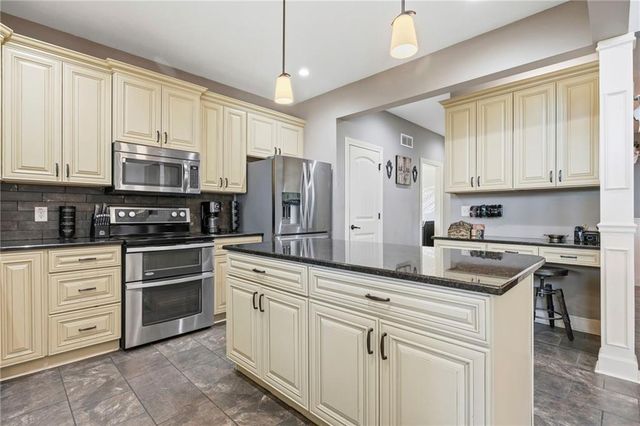 31151 W 165TH Terrace, Gardner, KS 66030