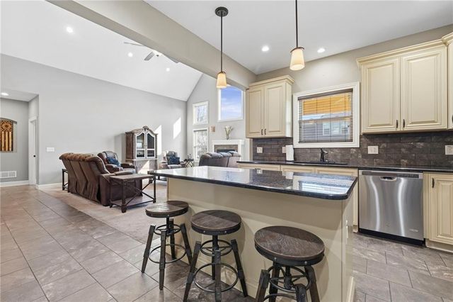 31151 W 165TH Terrace, Gardner, KS 66030