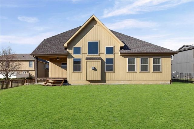 31151 W 165TH Terrace, Gardner, KS 66030