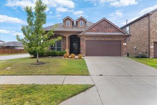 9001 Bronze Meadow Drive, Fort Worth, TX 76131