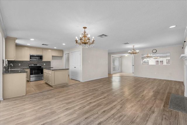 1506 Harbor View Circle, Galveston, TX 77550