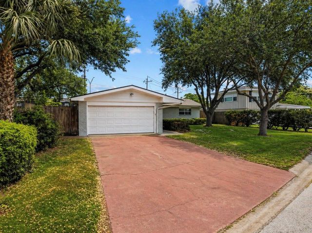 1506 Harbor View Circle, Galveston, TX 77550
