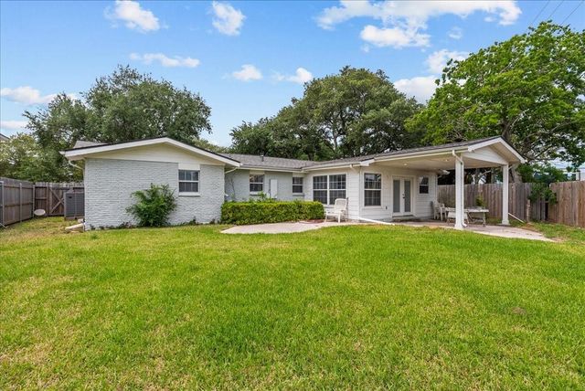 1506 Harbor View Circle, Galveston, TX 77550