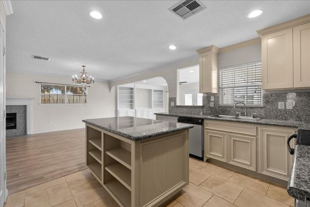 1506 Harbor View Circle, Galveston, TX 77550