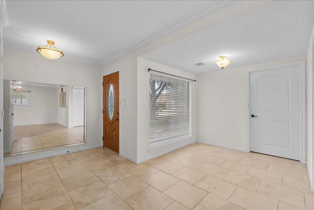 1506 Harbor View Circle, Galveston, TX 77550